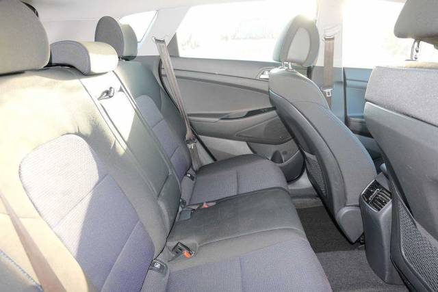 Hyundai Tucson 1.7 CRDI Blue Drive SE 2WD 5 Door Estate Diesel Silver