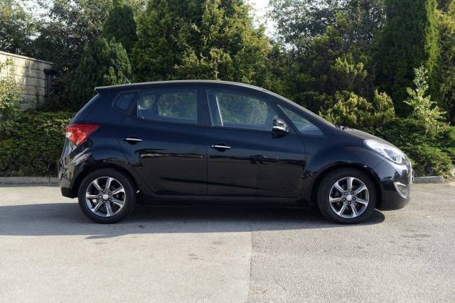 Hyundai ix20 1.4 SE Blue Drive 5 Door Hatchback Petrol Phantom Black
