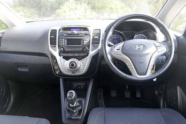 Hyundai ix20 1.4 SE Blue Drive 5 Door Hatchback Petrol Phantom Black