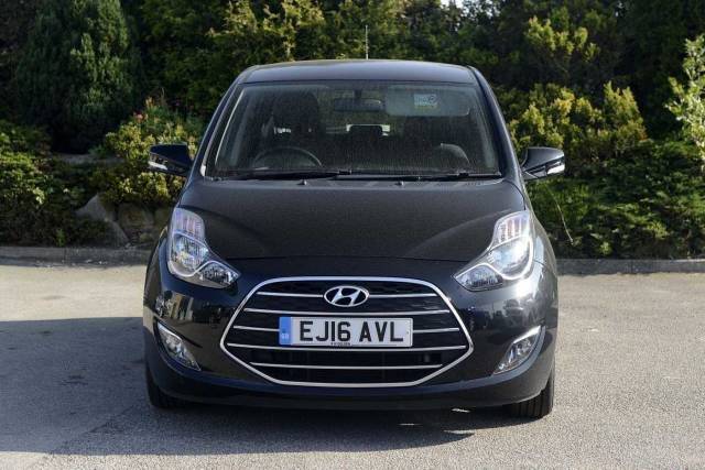 Hyundai ix20 1.4 SE Blue Drive 5 Door Hatchback Petrol Phantom Black