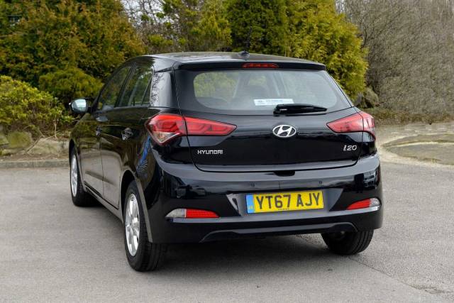 Hyundai i20 1.2 SE (84 PS) 5 Door Hatchback Petrol Phantom Black