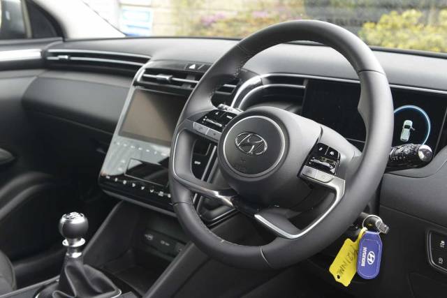 Hyundai Tucson 1.6 TGDi 48V MHEV SE Connect 5dr 2WD Estate Petrol Engine Red