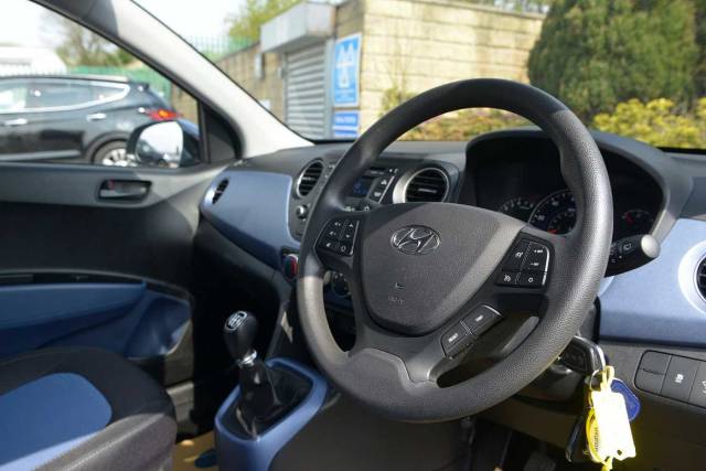 Hyundai i10 1.2 SE 5dr Hatchback Petrol Morning Blue