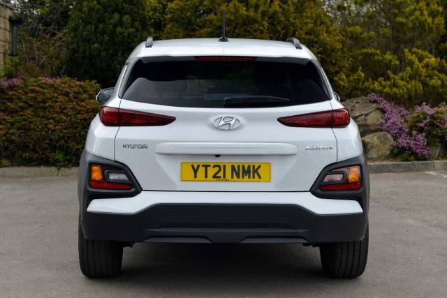 Hyundai Kona SUV 1.0 T-GDi (120ps) PLAY 2WD Hatchback Petrol Chalk White