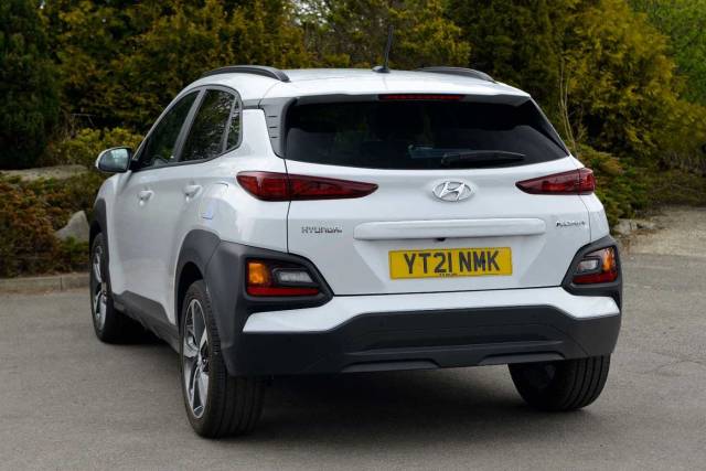Hyundai Kona SUV 1.0 T-GDi (120ps) PLAY 2WD Hatchback Petrol Chalk White