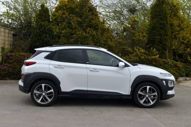 Hyundai Kona SUV 1.0 T-GDi (120ps) PLAY 2WD Hatchback Petrol Chalk White