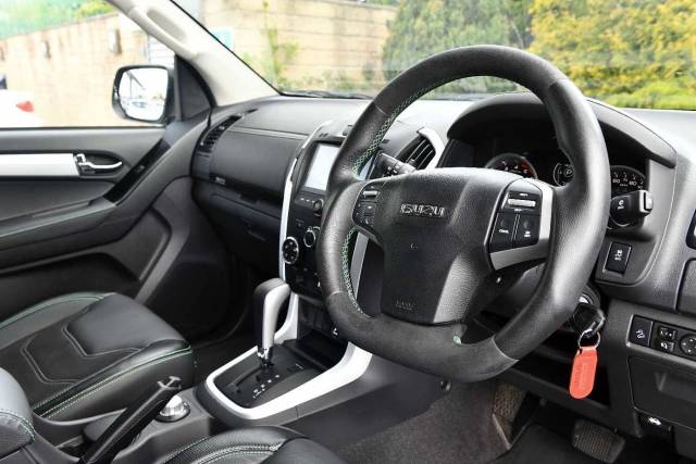 Isuzu D-max 1.9TD 4x4 XTR Nav+ Double Cab Pickup Double Cab Diesel Titanium Silver