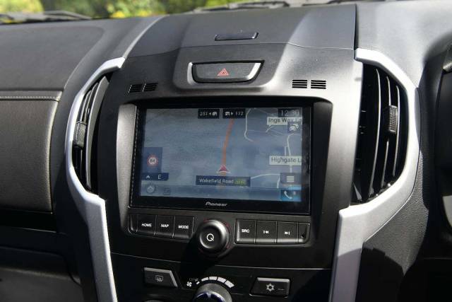 Isuzu D-max 1.9TD 4x4 XTR Nav+ Double Cab Pickup Double Cab Diesel Obsidian Grey
