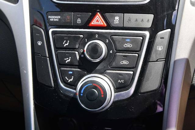 Hyundai i30 1.4 Blue Drive SE 5dr Hatchback Petrol Continental Silver