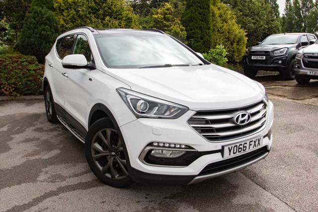 Hyundai Santa Fe 2.2 CRDi 200ps 4WD Wiggins Ed Blue ISG 7s 4x4 vehicle Diesel White Cream
