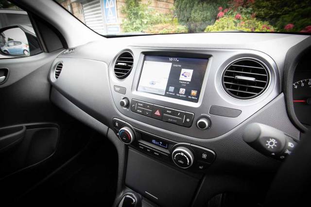 Hyundai i10 1.2 Premium SE 5 Door Hatchback Petrol Stardust Grey