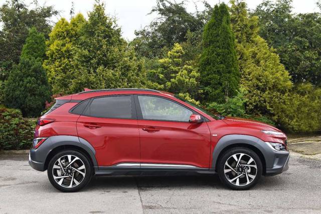 Hyundai Kona SUV 1.0 T-GDi (120ps) Premium 48 Volt MHEV Hatchback Petrol Pulse Red