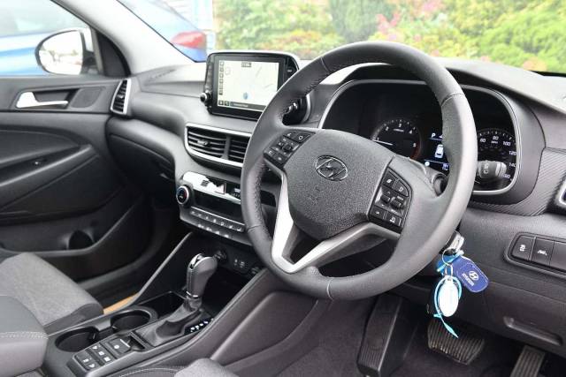 Hyundai Tucson 5Dr 1.6CRDi (136ps) SE Nav 48V Hybrid DCT Estate Diesel Platinum Silver