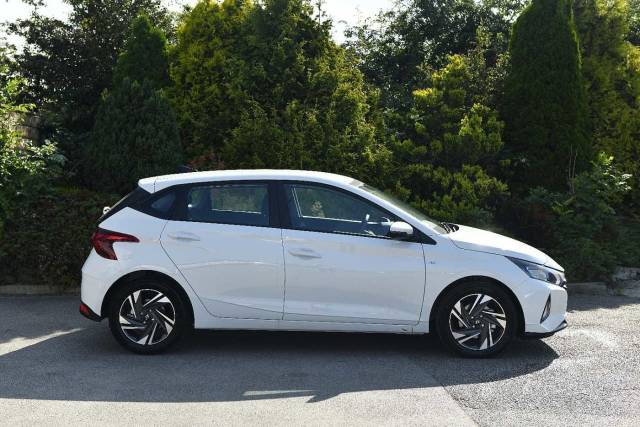 Hyundai i20 1.0 T-GDi 100ps SE Connect 48 Volt Hybrid DCT Hatchback Petrol Polar White