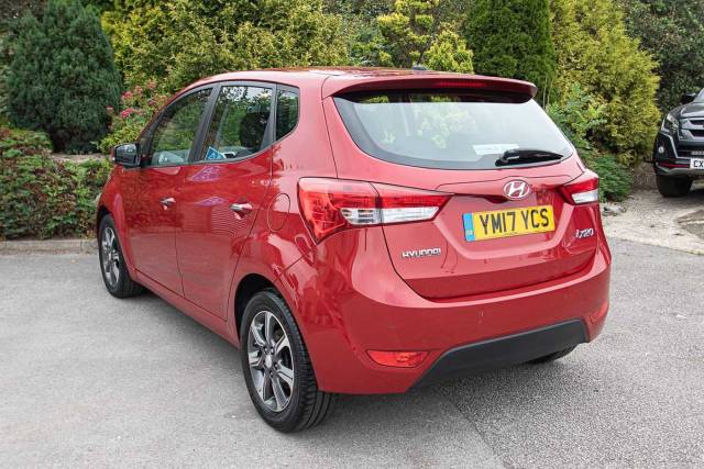 Hyundai ix20 1.6 CRDi SE Blue Drive 5 Door Hatchback Diesel Red