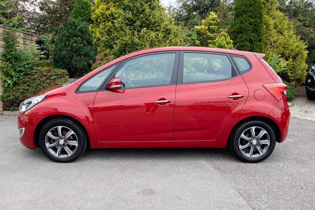Hyundai ix20 1.6 CRDi SE Blue Drive 5 Door Hatchback Diesel Red