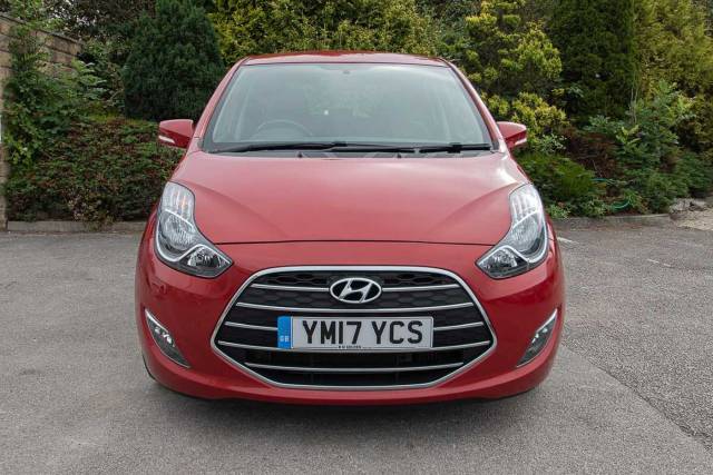 Hyundai ix20 1.6 CRDi SE Blue Drive 5 Door Hatchback Diesel Red