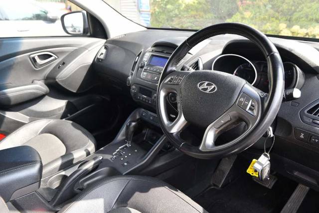 Hyundai ix35 2.0 CRDi SE 4WD 4x4 vehicle Diesel Blueberry