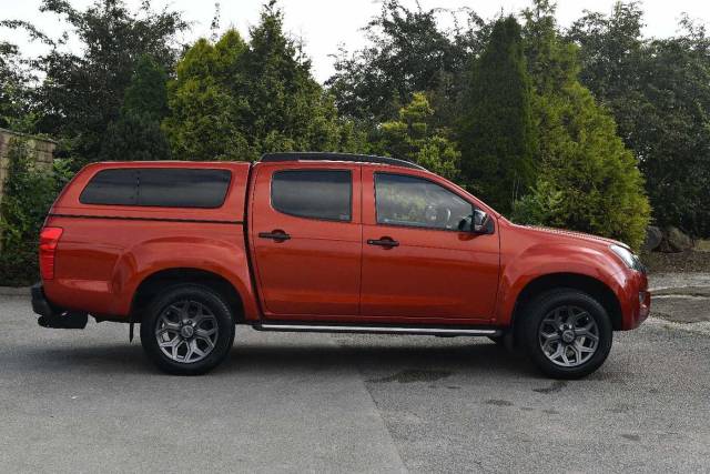 Isuzu D-max 2.5TD 4x4 Blade Double Cab Pickup Pick-up Diesel Venetian Red