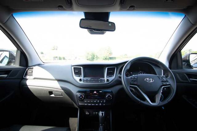 Hyundai Tucson 1.7 CRDi Blue Drive Sport Edition (2WD) 5Dr Estate Diesel Moonrock