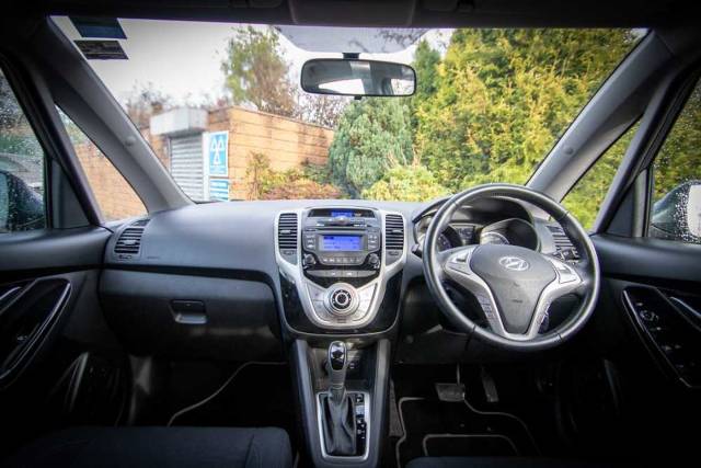 Hyundai ix20 1.6 SE 5dr Auto Hatchback Petrol Micron Grey