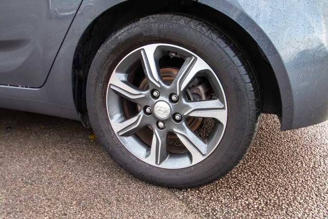 Hyundai ix20 1.6 SE 5dr Auto Hatchback Petrol Micron Grey