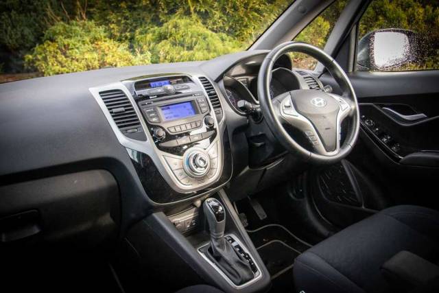 Hyundai ix20 1.6 SE 5dr Auto Hatchback Petrol Micron Grey