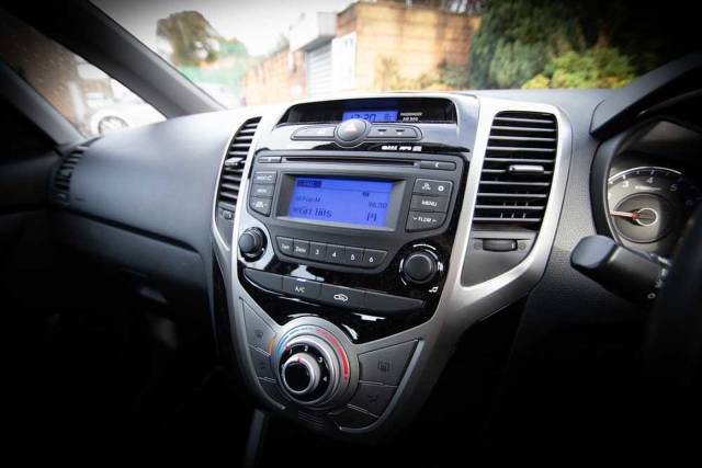 Hyundai ix20 1.6 SE 5dr Auto Hatchback Petrol Micron Grey