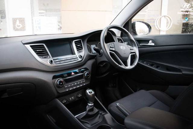Hyundai Tucson 1.6 GDi Blue Drive SE NAV (2WD) 5 Door 4x4 vehicle Petrol Black