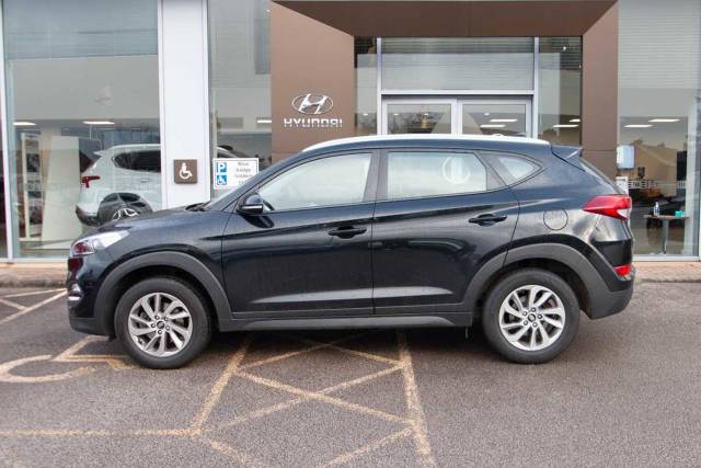 Hyundai Tucson 1.6 GDi Blue Drive SE NAV (2WD) 5 Door 4x4 vehicle Petrol Black