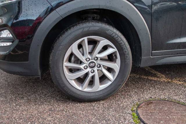 Hyundai Tucson 1.6 GDi Blue Drive SE NAV (2WD) 5 Door 4x4 vehicle Petrol Black