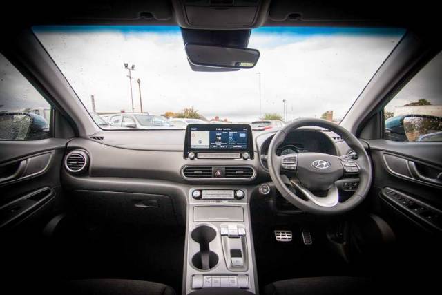 Hyundai Kona 0.0 100kW Premium 39kWh 5dr Auto Hatchback Electric Blue