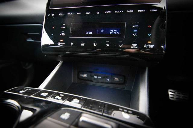 Hyundai Tucson 1.6 TGDi Plug-in Hybrid N Line 5dr 4WD Auto 4x4 vehicle Hybrid Shadow Gray