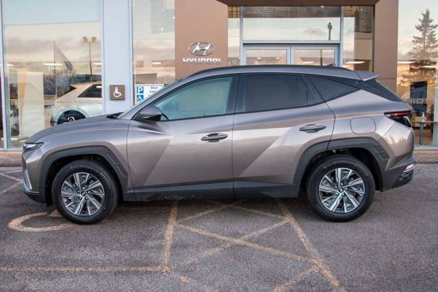Hyundai Tucson 1.6-TGDi SE Connect 5dr 2WD 4x4 vehicle Petrol Silky Bronze