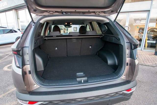 Hyundai Tucson 1.6-TGDi SE Connect 5dr 2WD 4x4 vehicle Petrol Silky Bronze