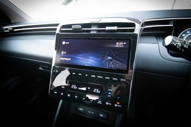 Hyundai Tucson 1.6-TGDi SE Connect 5dr 2WD 4x4 vehicle Petrol Silky Bronze