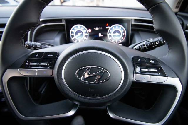 Hyundai Tucson 1.6-TGDi SE Connect 5dr 2WD 4x4 vehicle Petrol Silky Bronze