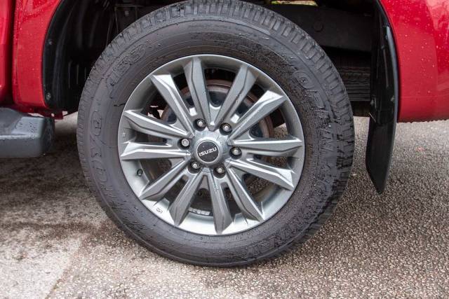 Isuzu D-max 1.9TD 4x4 Blade Double Cab Pickup Pick-up Diesel Red