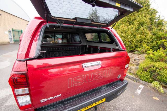 Isuzu D-max 1.9TD 4x4 Blade Double Cab Pickup Pick-up Diesel Red