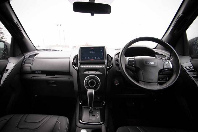 Isuzu D-max 1.9TD 4x4 Blade Double Cab Pickup Pick-up Diesel Red