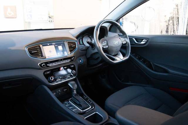 Hyundai Ioniq 1.6 GDi (105ps) Premium Hybrid DCT 5Dr Hatch Hatchback Hybrid Blue