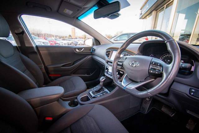 Hyundai Ioniq 1.6 GDi (105ps) Premium Hybrid DCT 5Dr Hatch Hatchback Hybrid Blue