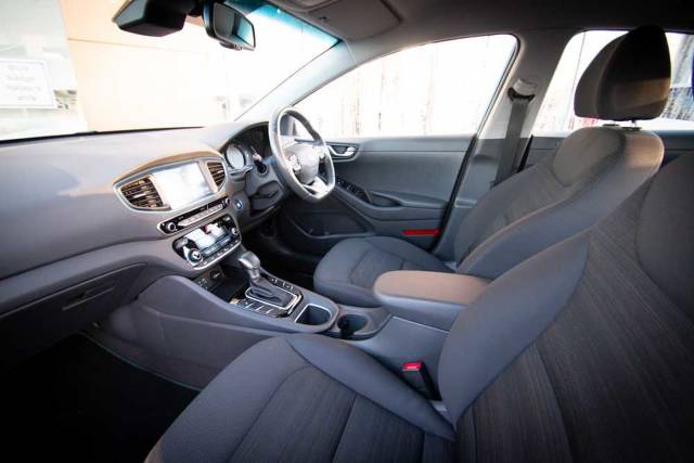 Hyundai Ioniq 1.6 GDi (105ps) Premium Hybrid DCT 5Dr Hatch Hatchback Hybrid Blue