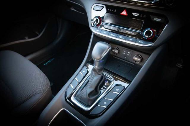 Hyundai Ioniq 1.6 GDi (105ps) Premium Hybrid DCT 5Dr Hatch Hatchback Hybrid Blue