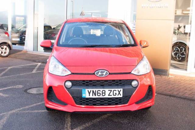 Hyundai i10 1.0 SE 5 Door Hatchback Petrol Red