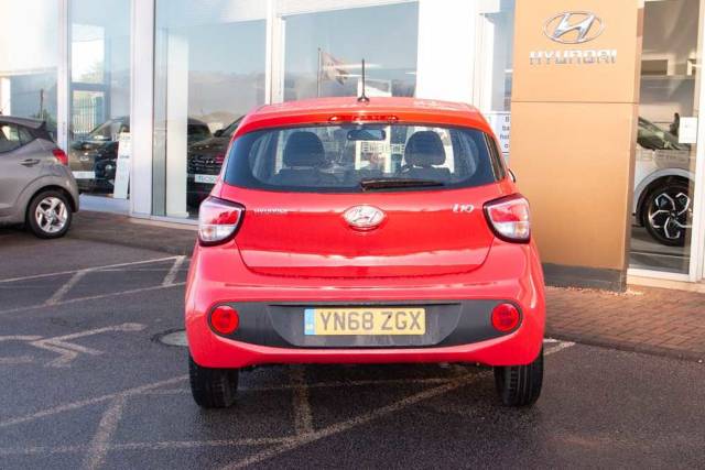 Hyundai i10 1.0 SE 5 Door Hatchback Petrol Red