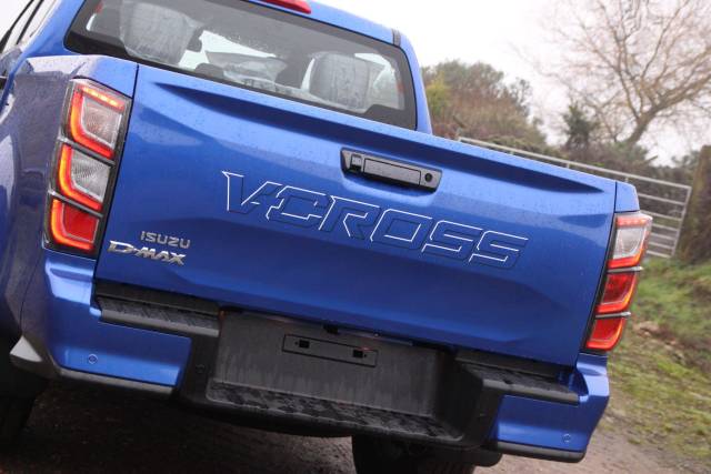 2025 Isuzu D-max 1.9 TD V-Cross Pickup Double Cab 4dr Diesel Auto 4WD Euro 6 (s/s) (164 ps)