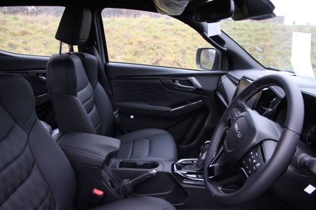 2025 Isuzu D-max 1.9 TD V-Cross Pickup Double Cab 4dr Diesel Auto 4WD Euro 6 (s/s) (164 ps)
