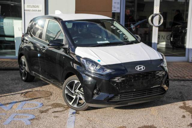 Hyundai i10 1.2 Premium Auto Euro 6 (s/s) 5dr Hatchback Petrol Phantom Black