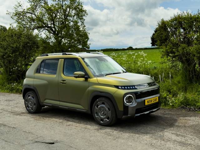 Hyundai INSTER Long Range 49kWh Cross Auto 5dr SUV Electric Amazons Green